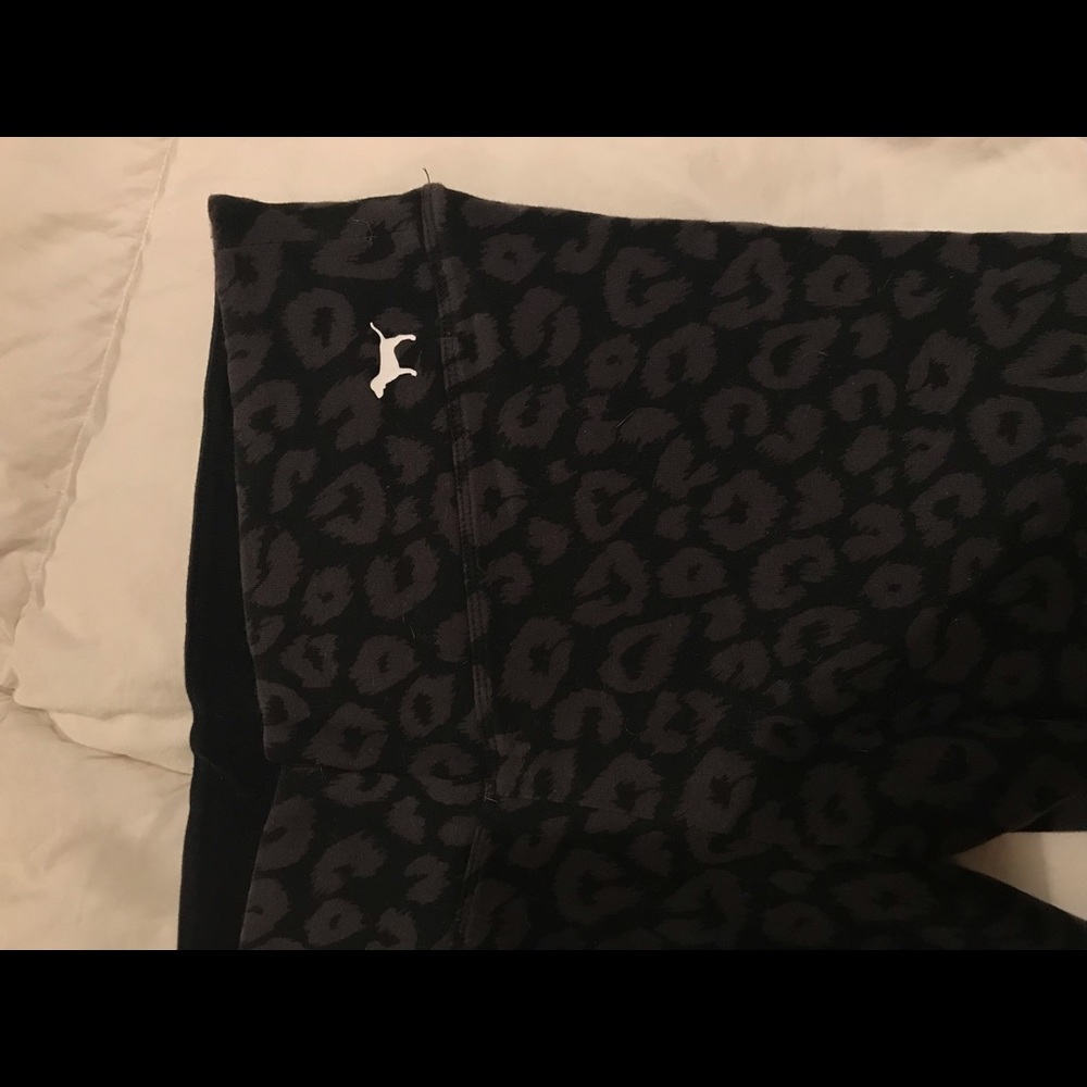 Victoria’s Secret Pink cheetah print leggings